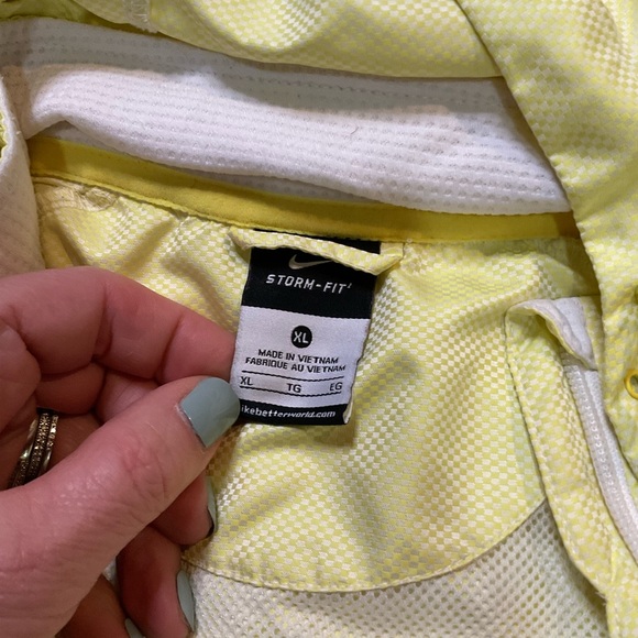 Nike Storm Fit Running Windbreaker Women’s XL Full Zip Yellow Lightweight - Picture 8 of 13